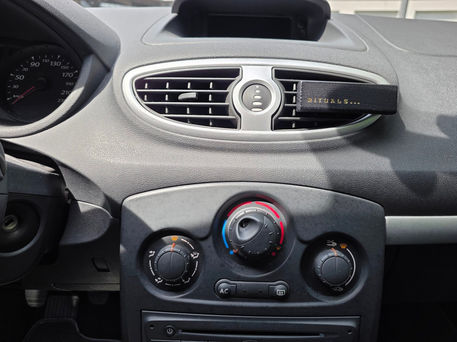 RENAULT CLIO III COLLECTION – 1.2 16v 75ch BVM5