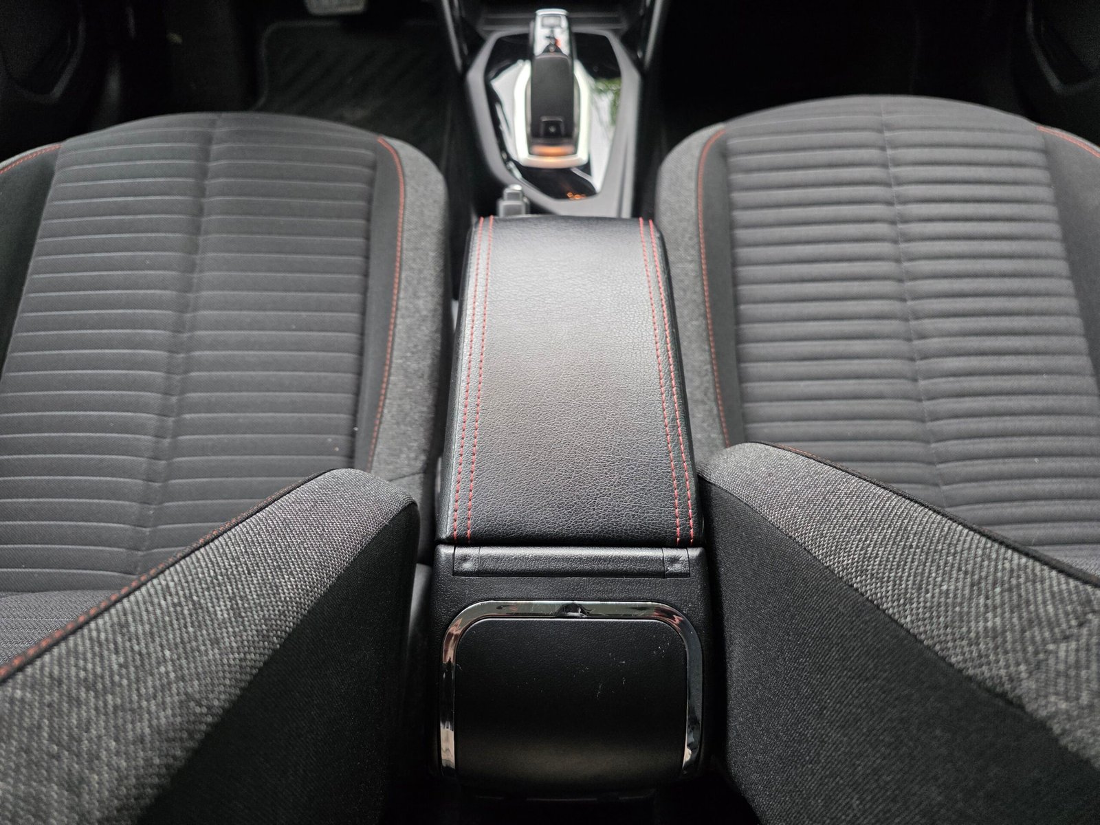 PEUGEOT 2008 – 1.5 BlueHDi 130ch EAT8
