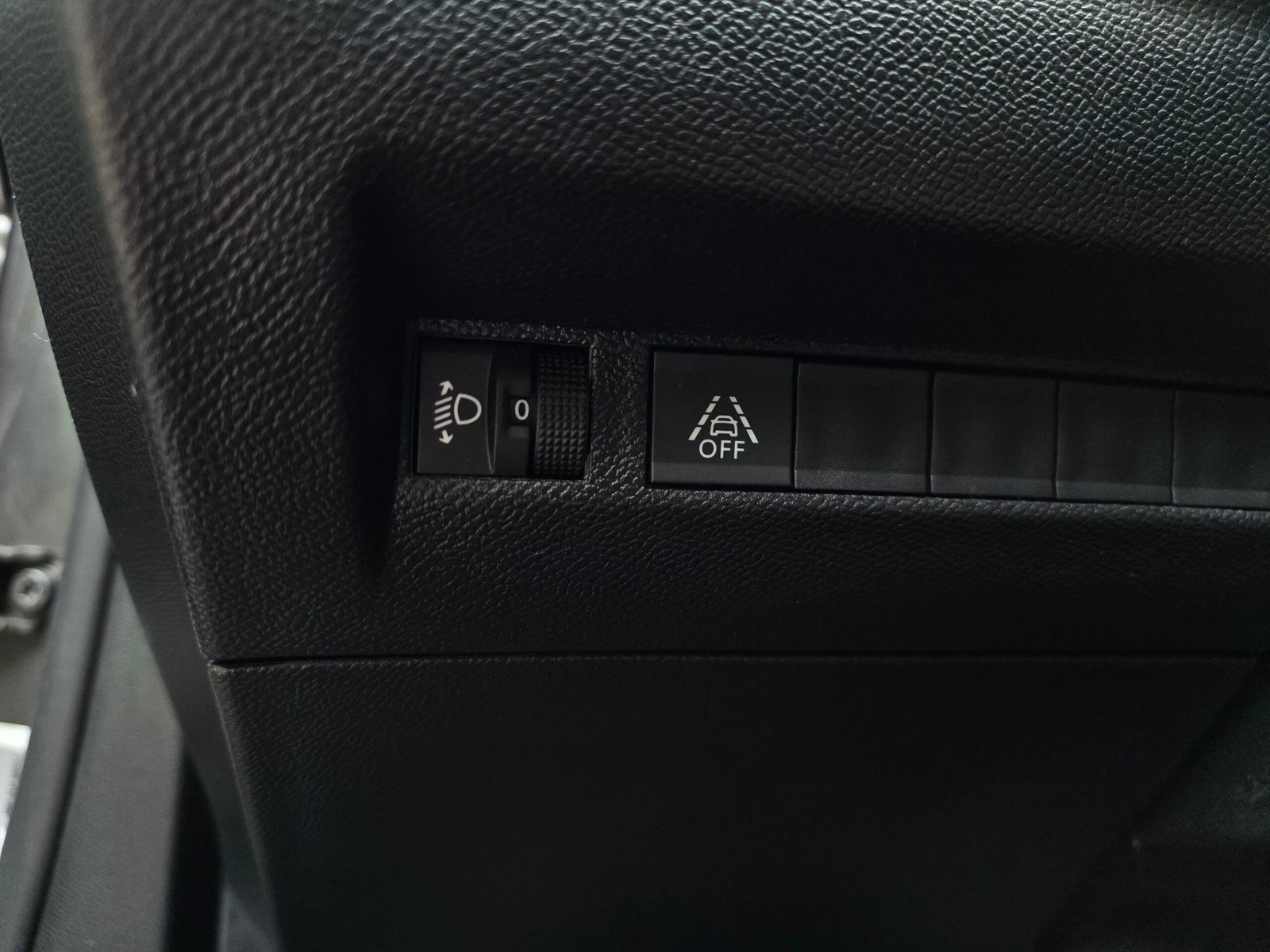 PEUGEOT 2008 – 1.5 BlueHDi 130ch EAT8
