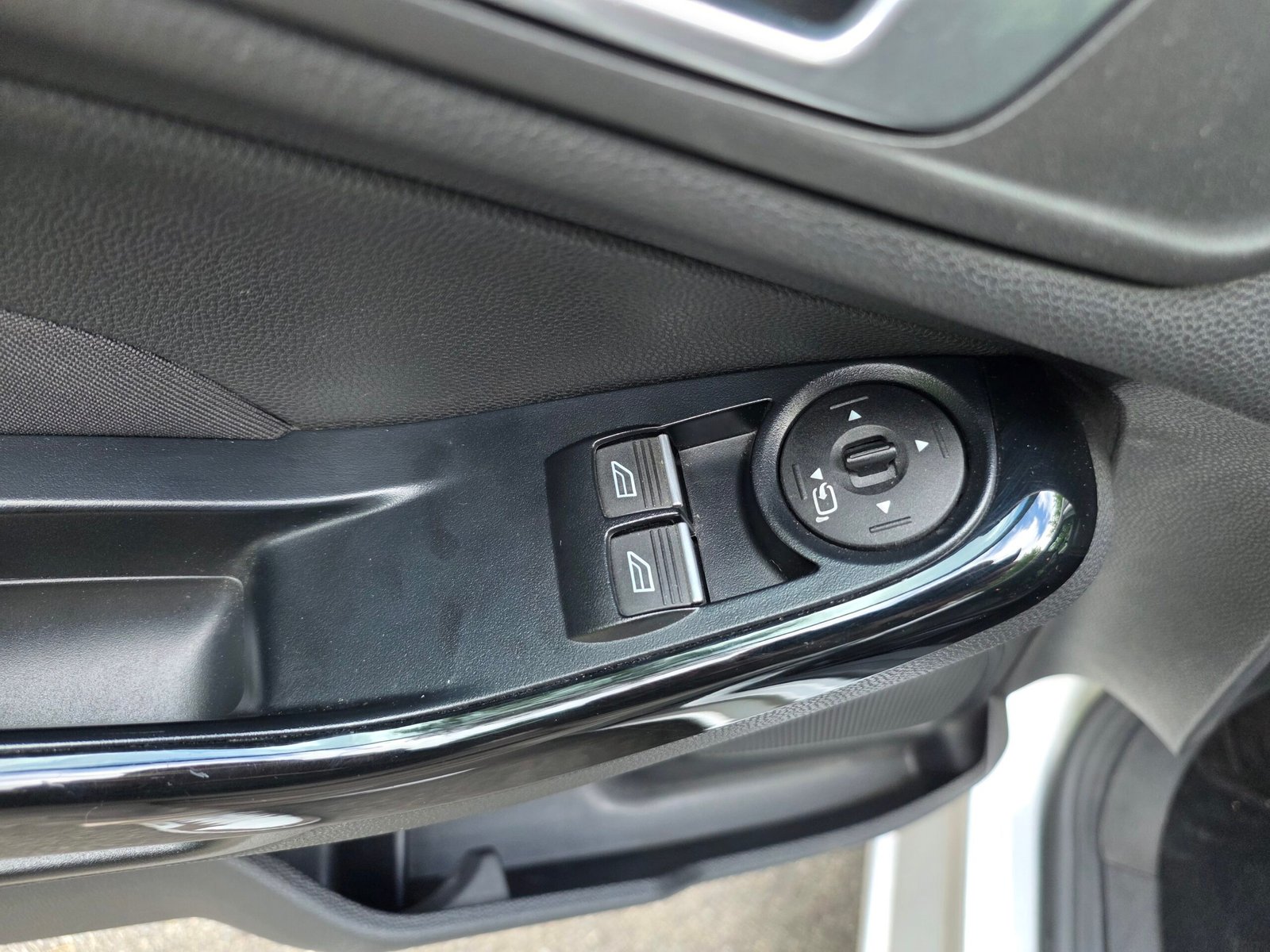 FORD FIESTA TITANIUM – 1.0 EcoBoost 100ch BVM5