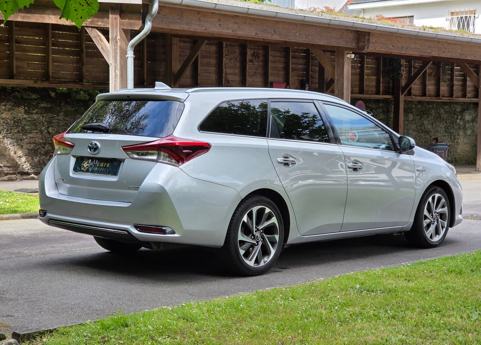 TOYOTA AURIS TOURING SPORTS TECHNOLINE – 1.8 HSD 136ch Automatique
