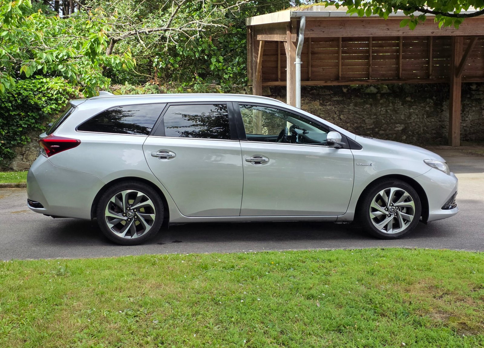 TOYOTA AURIS TOURING SPORTS TECHNOLINE – 1.8 HSD 136ch Automatique