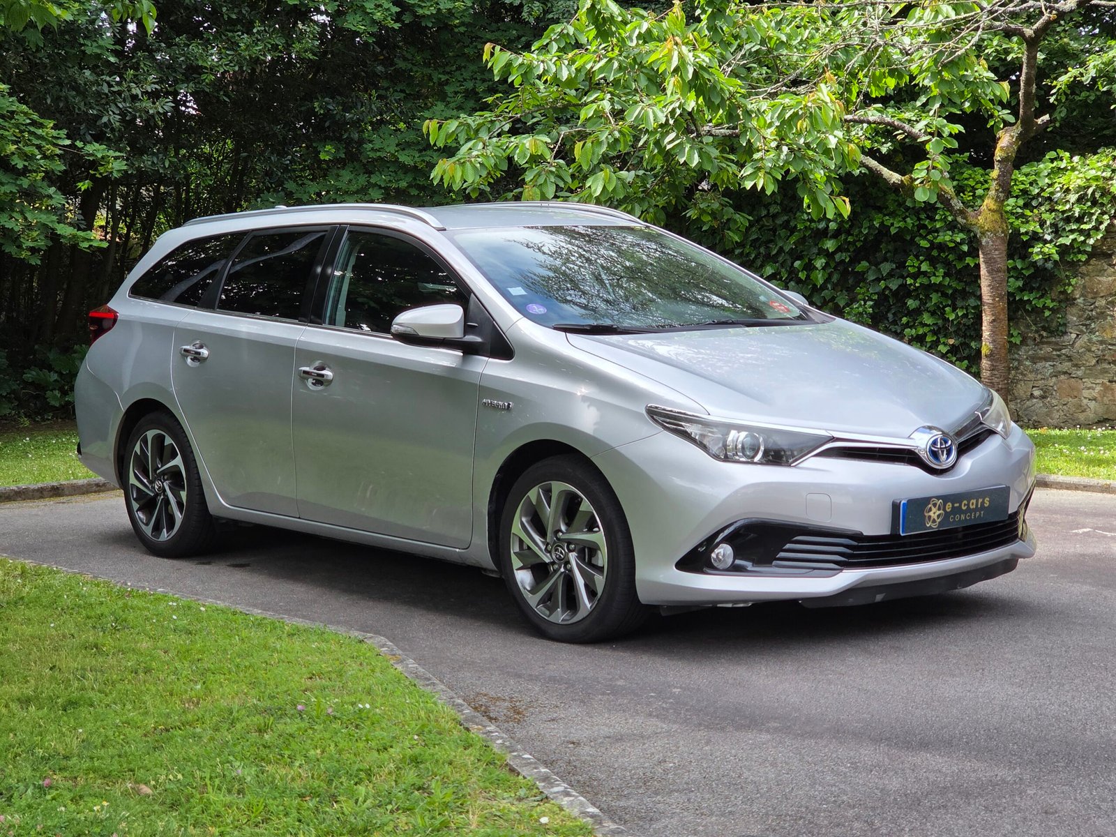 TOYOTA AURIS TOURING SPORTS TECHNOLINE – 1.8 HSD 136ch Automatique