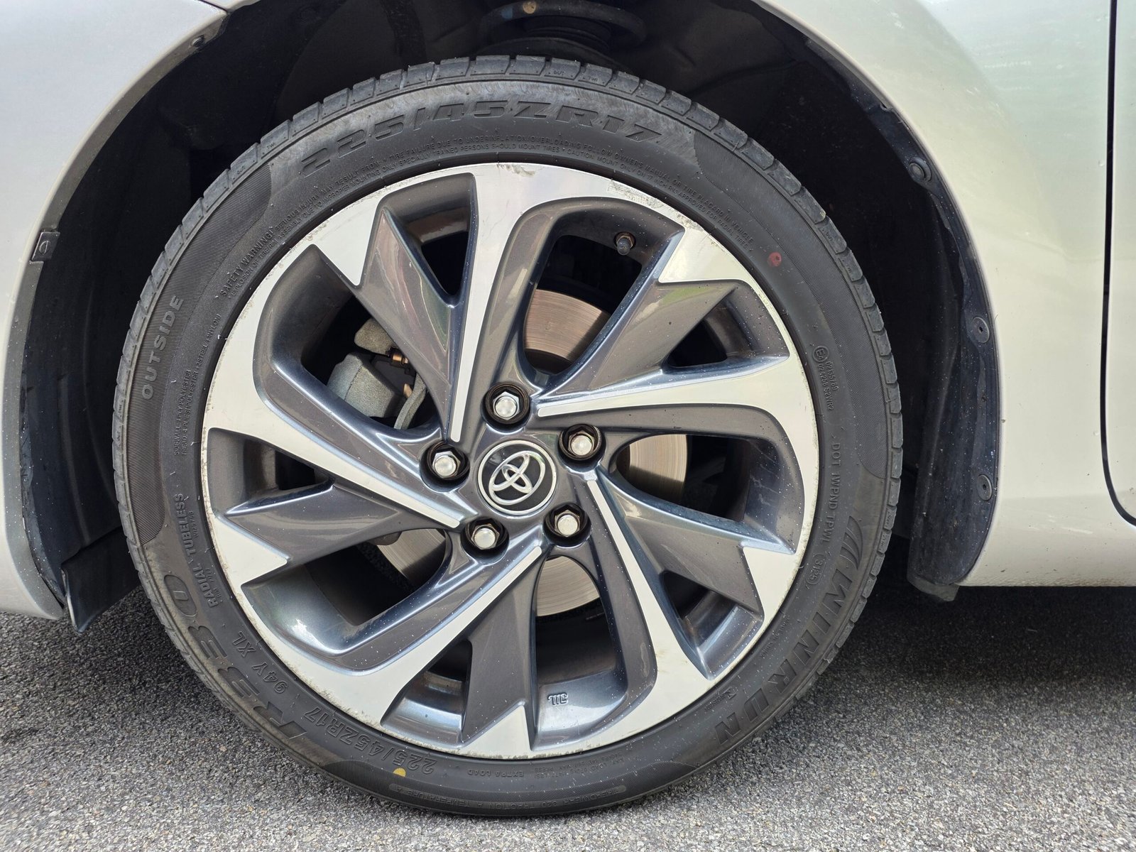 TOYOTA AURIS TOURING SPORTS TECHNOLINE – 1.8 HSD 136ch Automatique