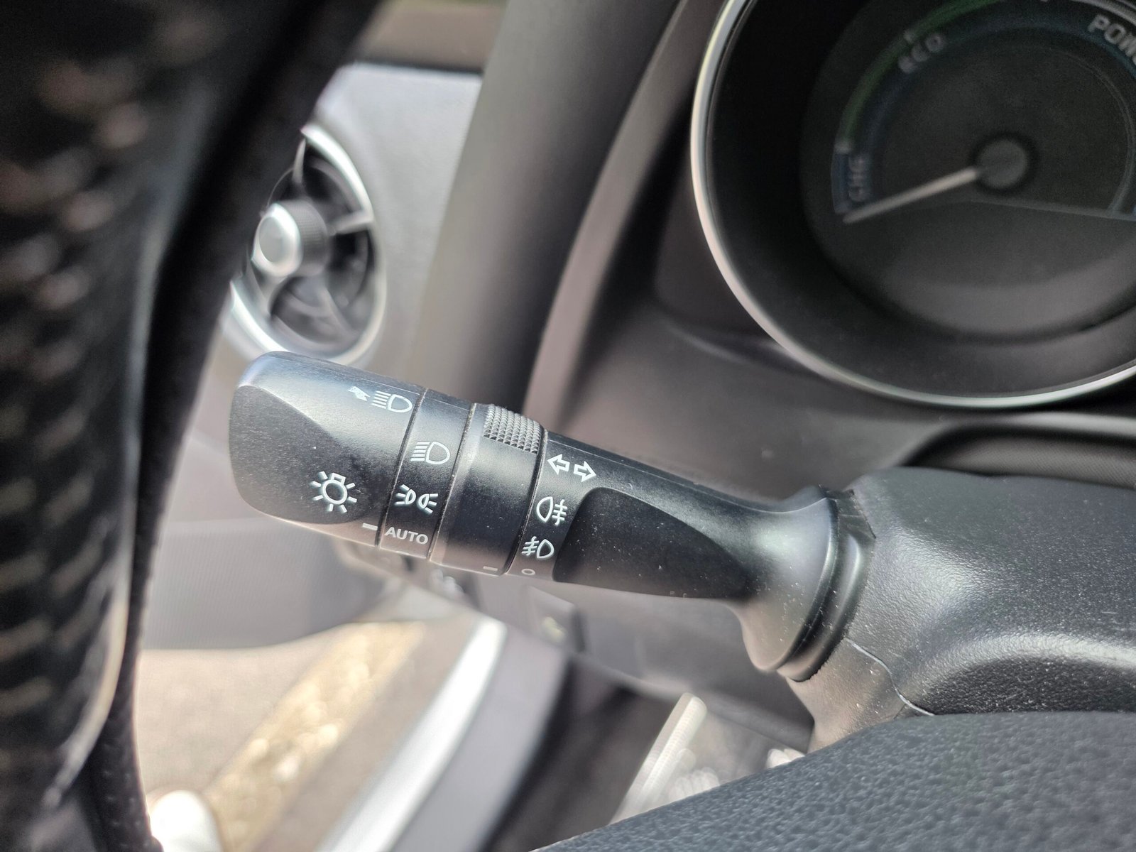 TOYOTA AURIS TOURING SPORTS TECHNOLINE – 1.8 HSD 136ch Automatique