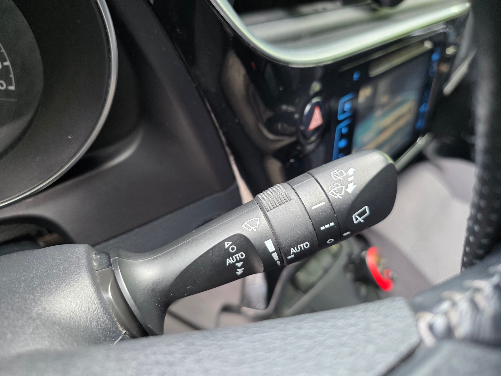 TOYOTA AURIS TOURING SPORTS TECHNOLINE – 1.8 HSD 136ch Automatique