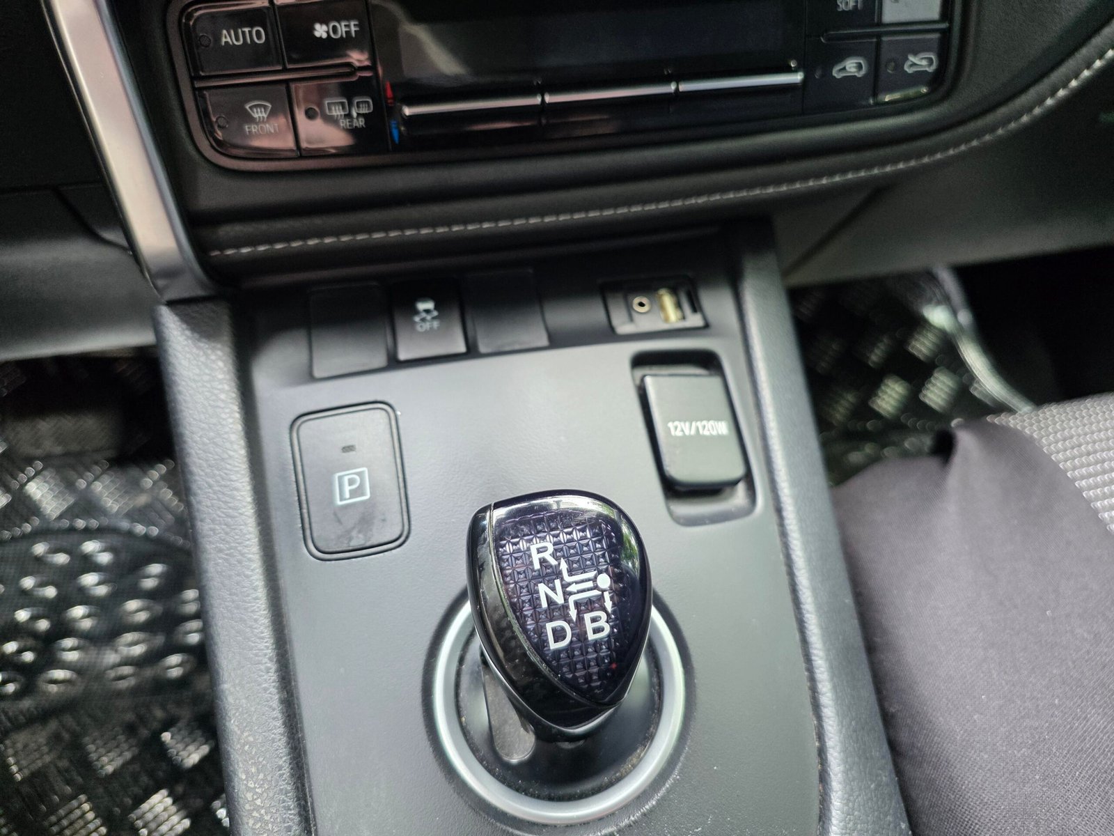 TOYOTA AURIS TOURING SPORTS TECHNOLINE – 1.8 HSD 136ch Automatique