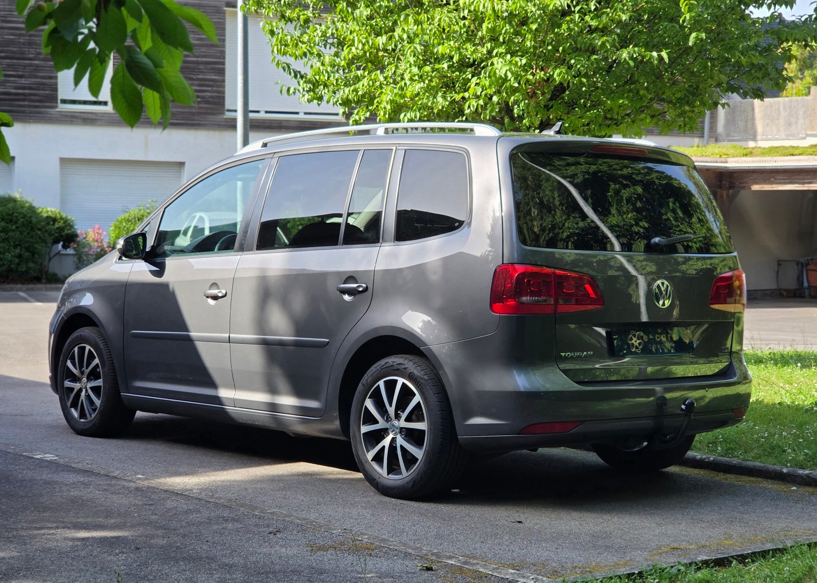 VOLKSWAGEN TOURAN Confortline – 1.6 TDi 105ch BVM6