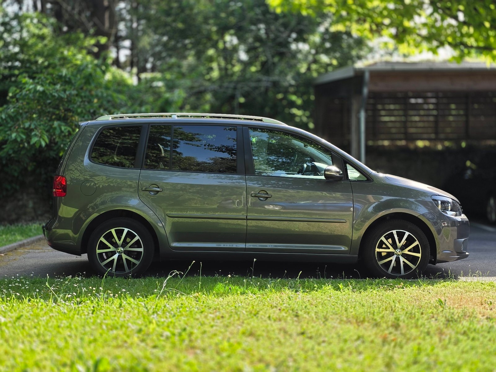 VOLKSWAGEN TOURAN Confortline – 1.6 TDi 105ch BVM6