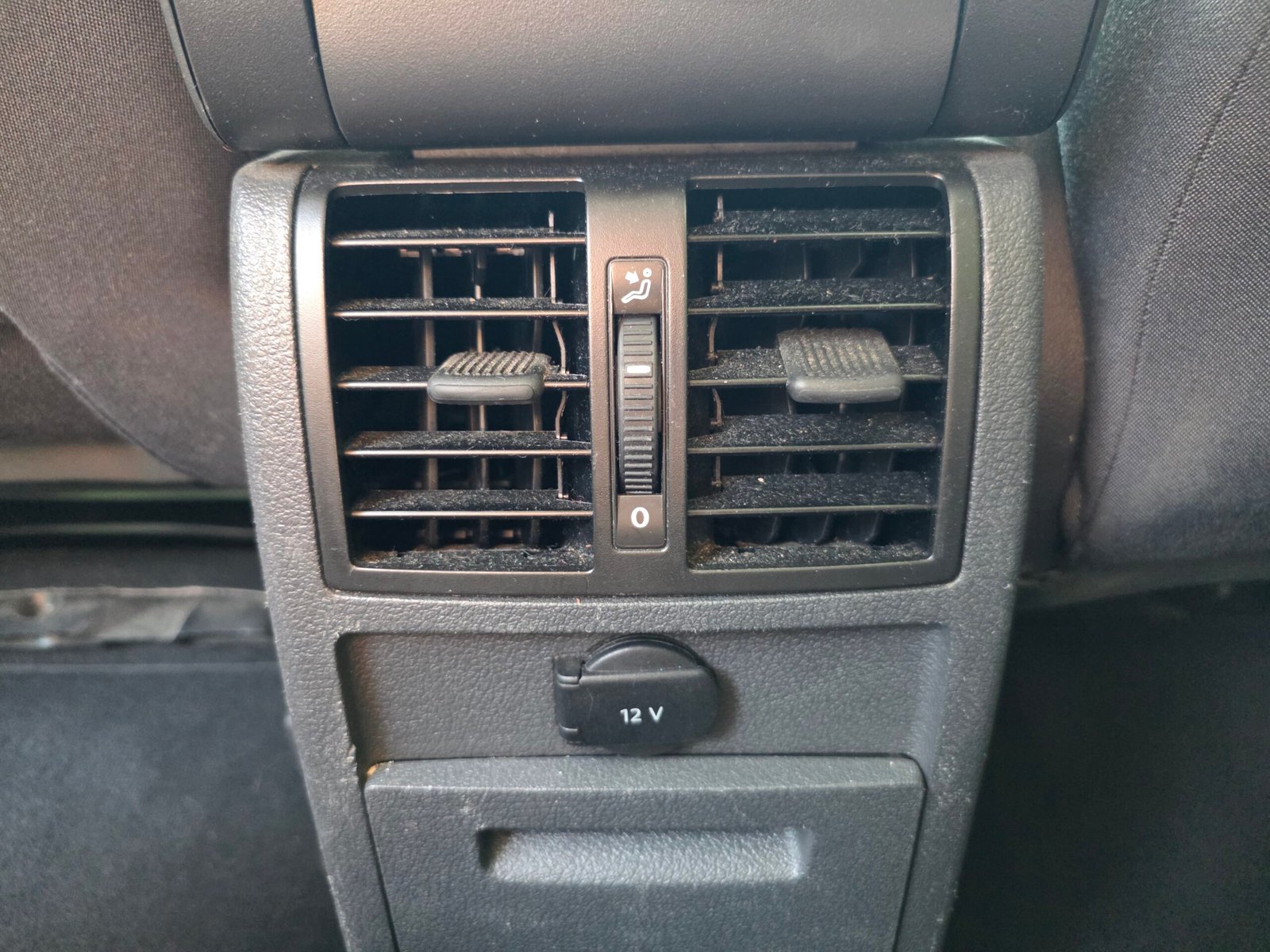 VOLKSWAGEN TOURAN Confortline – 1.6 TDi 105ch BVM6