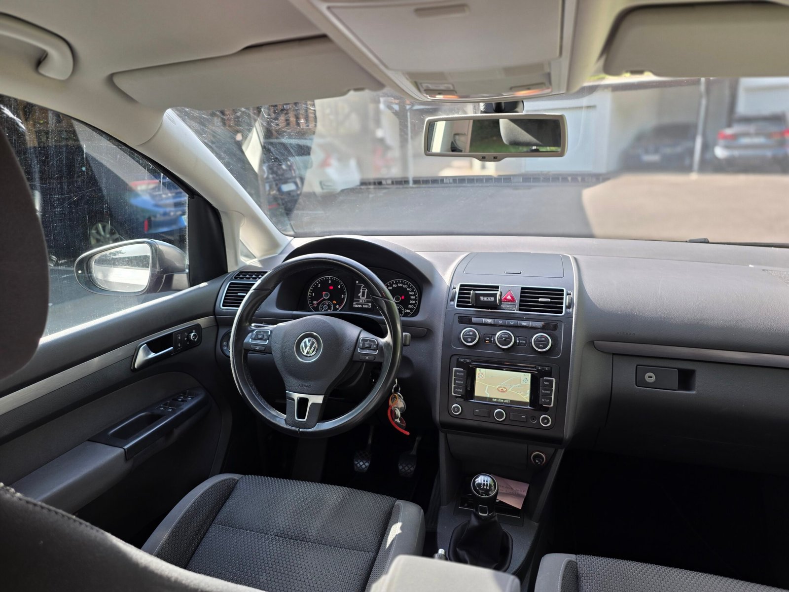 VOLKSWAGEN TOURAN Confortline – 1.6 TDi 105ch BVM6