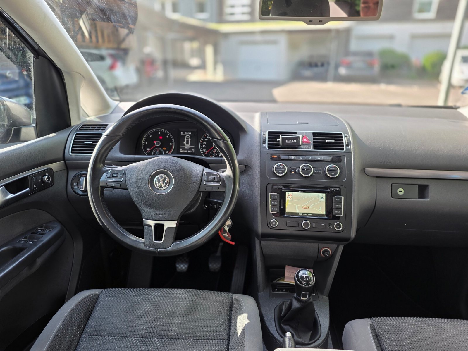 VOLKSWAGEN TOURAN Confortline – 1.6 TDi 105ch BVM6