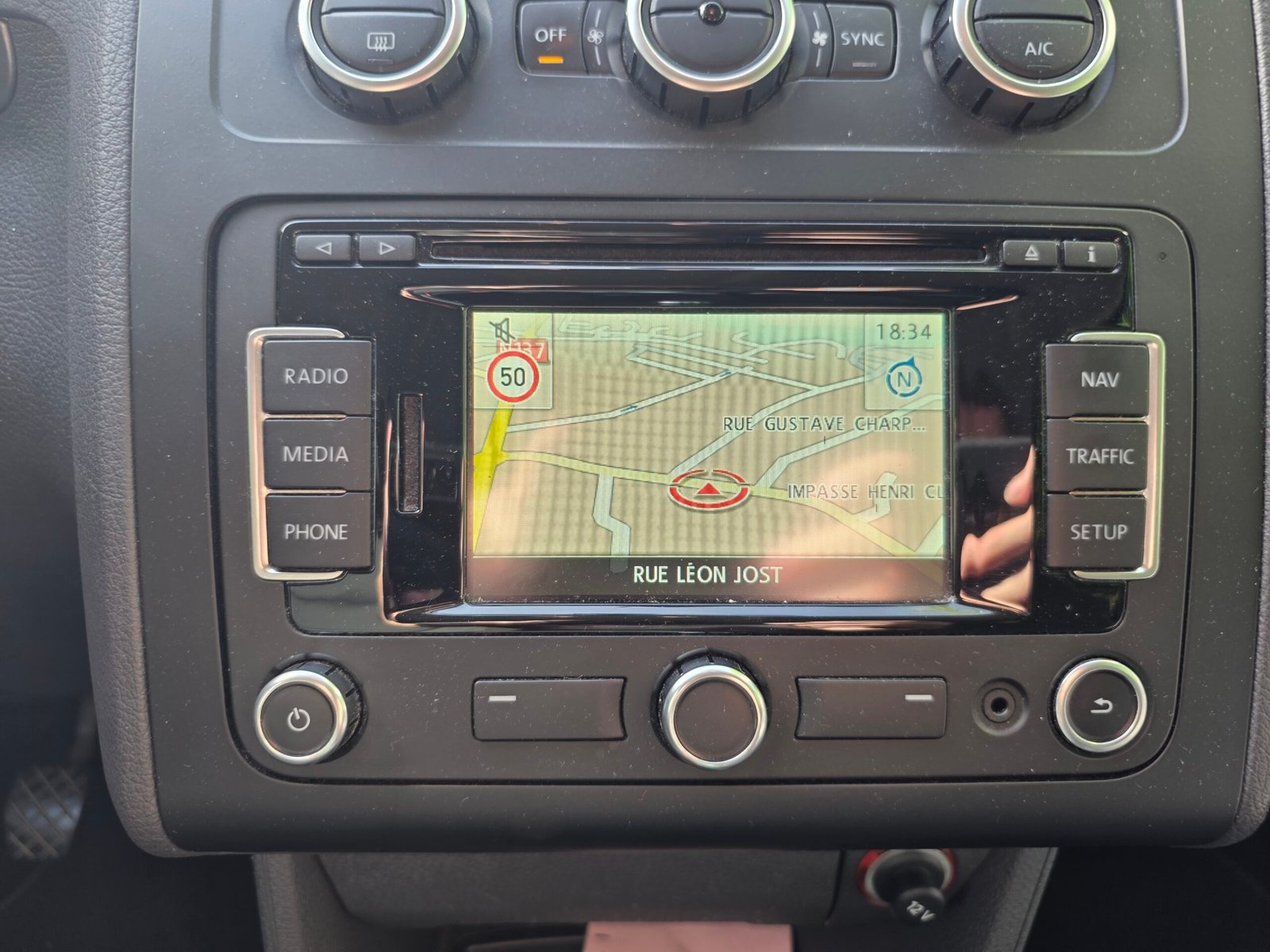 VOLKSWAGEN TOURAN Confortline – 1.6 TDi 105ch BVM6