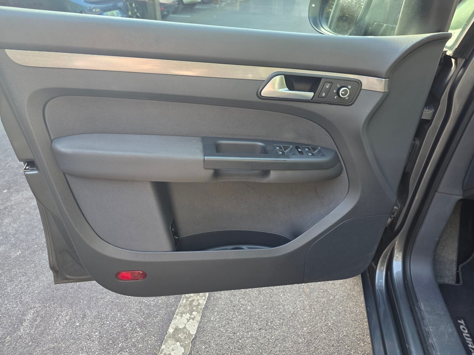 VOLKSWAGEN TOURAN Confortline – 1.6 TDi 105ch BVM6