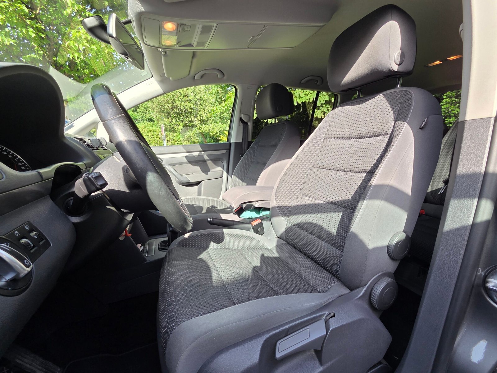 VOLKSWAGEN TOURAN Confortline – 1.6 TDi 105ch BVM6