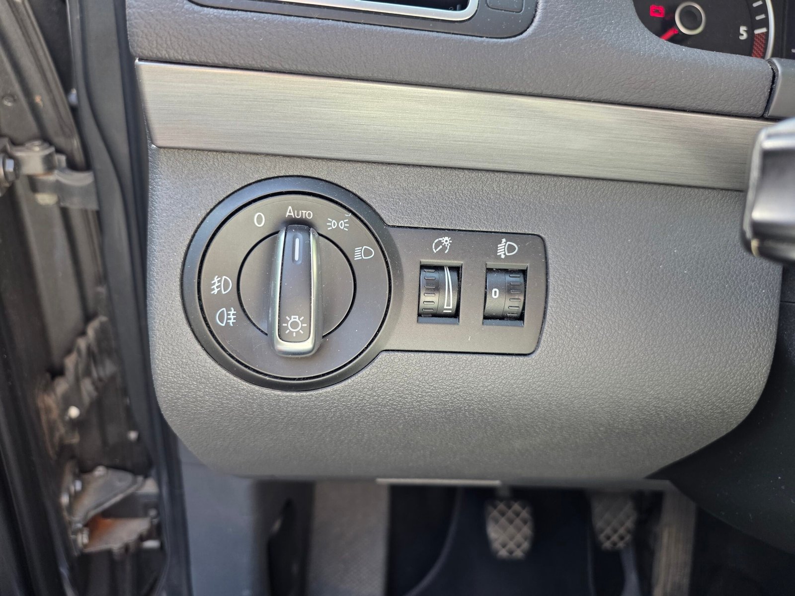 VOLKSWAGEN TOURAN Confortline – 1.6 TDi 105ch BVM6