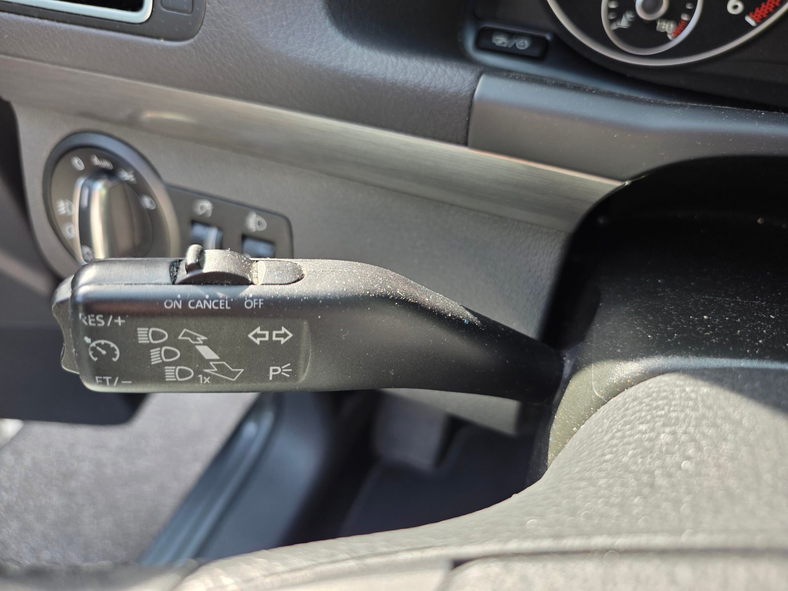 VOLKSWAGEN TOURAN Confortline – 1.6 TDi 105ch BVM6