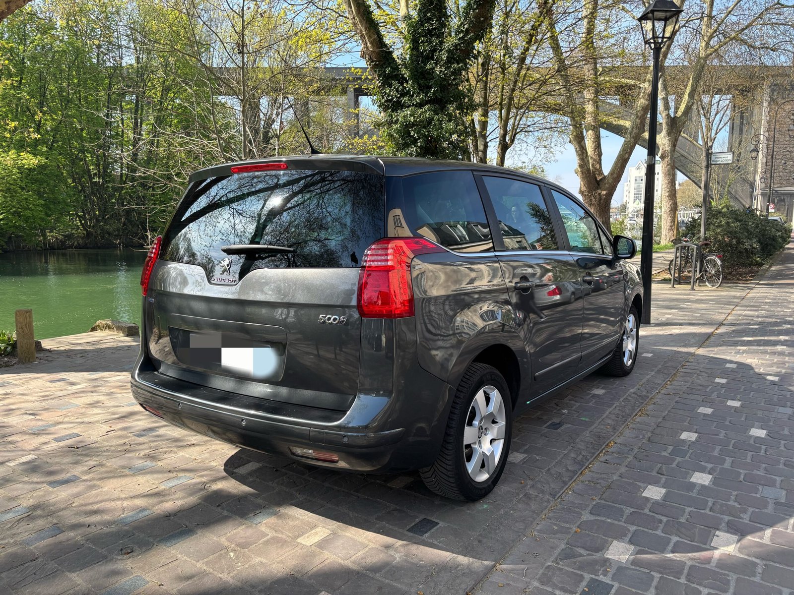 PEUGEOT 5008 1.6 e-HDI120ch “Active Bus”