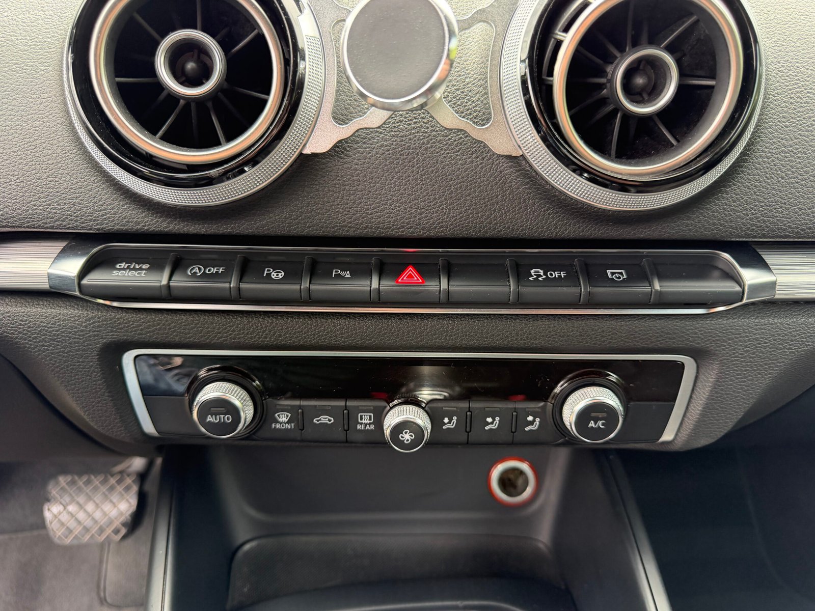 AUDI A3 8V 2.0 Tdi 150Ch “S Line” boite Automatique