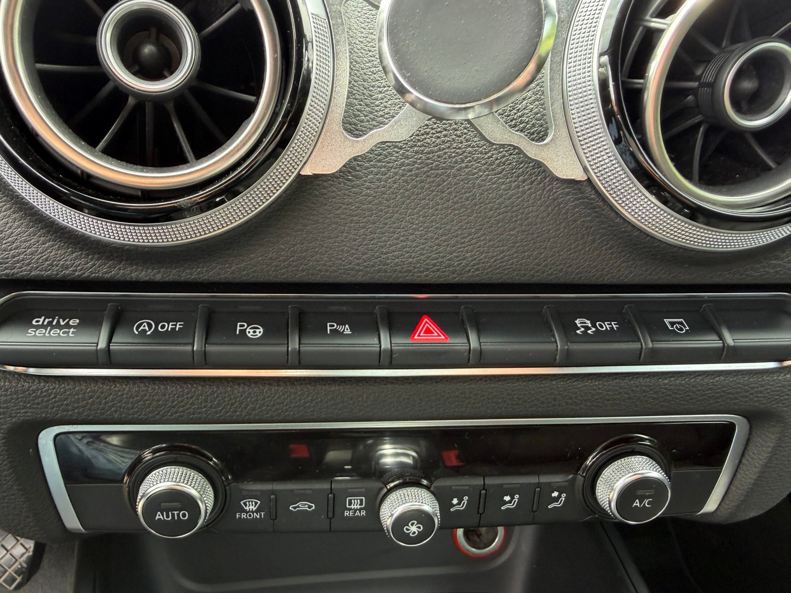 AUDI A3 8V 2.0 Tdi 150Ch “S Line” boite Automatique