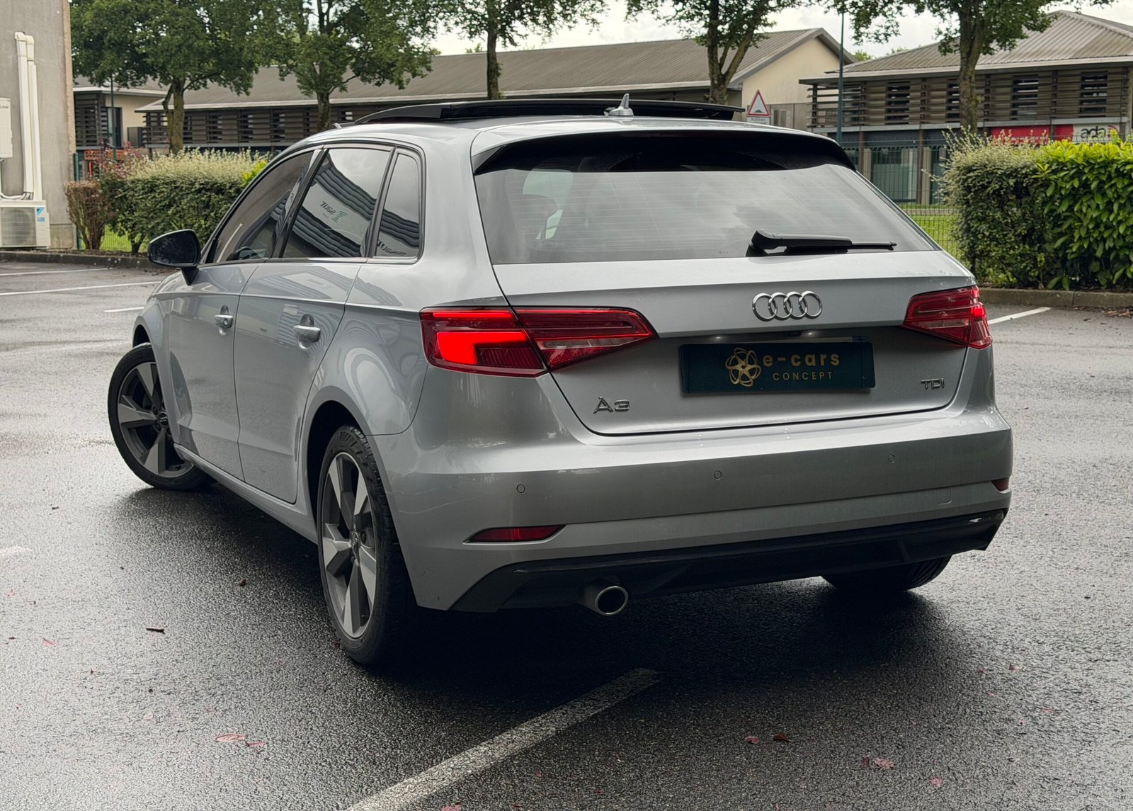 AUDI A3 Série 3 Phase 2 Sportback 1.6 TDI 16V S-Tronic7 S&S 116 cv Boîte auto Midnight Series