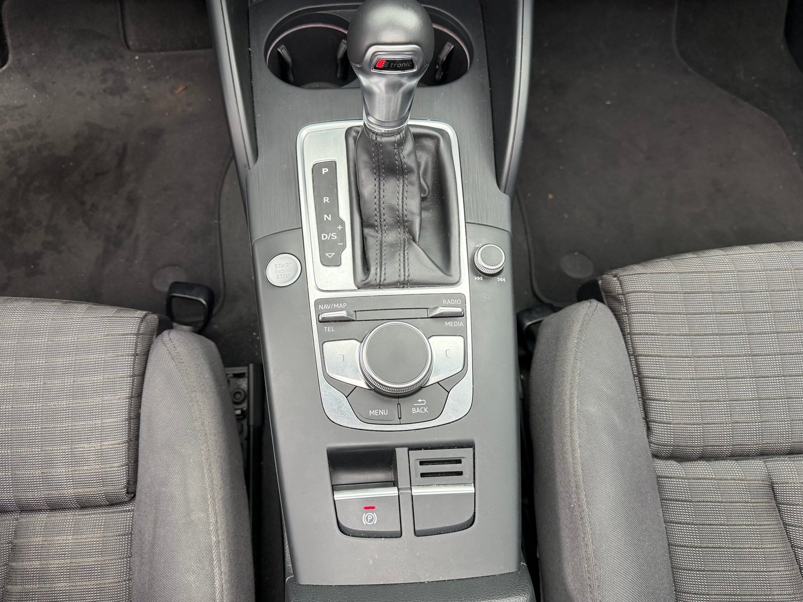 AUDI A3 Série 3 Phase 2 Sportback 1.6 TDI 16V S-Tronic7 S&S 116 cv Boîte auto Midnight Series
