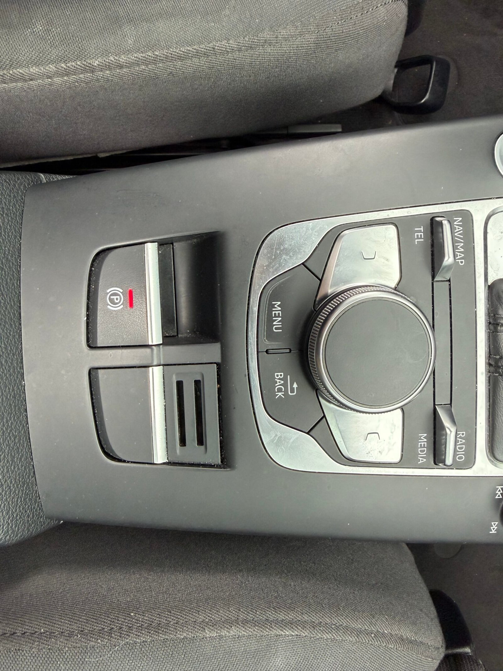 AUDI A3 Série 3 Phase 2 Sportback 1.6 TDI 16V S-Tronic7 S&S 116 cv Boîte auto Midnight Series