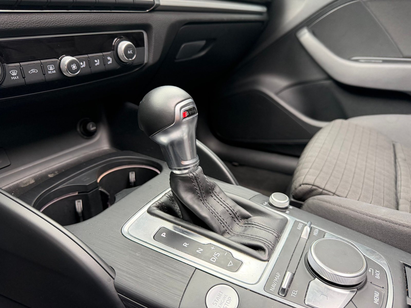 AUDI A3 Série 3 Phase 2 Sportback 1.6 TDI 16V S-Tronic7 S&S 116 cv Boîte auto Midnight Series