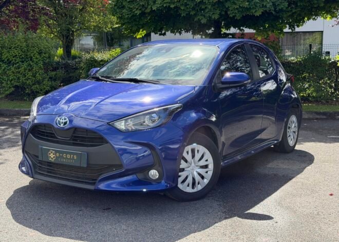 TOYOTA Yaris 4 Fab France 1.5 VVTI 12V 116 HSD Hybrid E-CVT 92 cv Boîte auto ENTRETIEN FULL TOYOTA Dynamic
