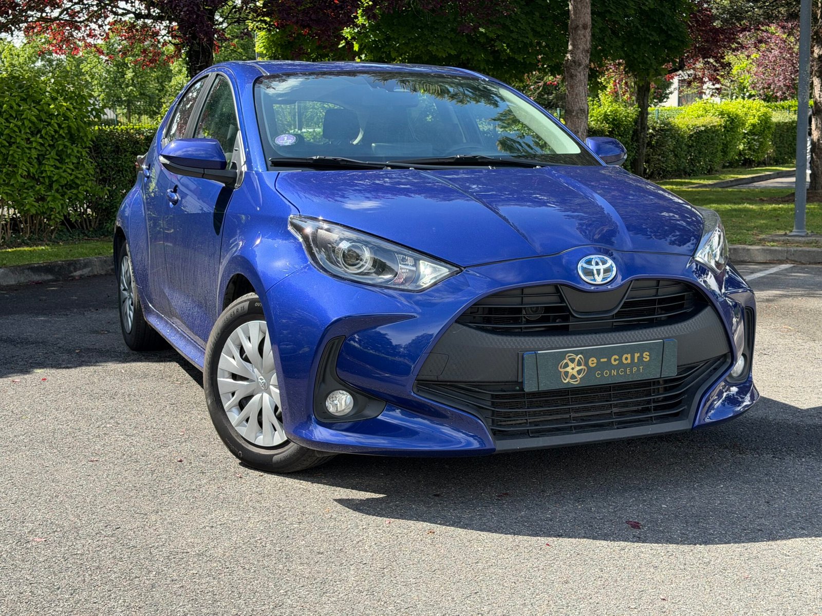 TOYOTA Yaris 4 Fab France 1.5 VVTI 12V 116 HSD Hybrid E-CVT 92 cv Boîte auto ENTRETIEN FULL TOYOTA Dynamic