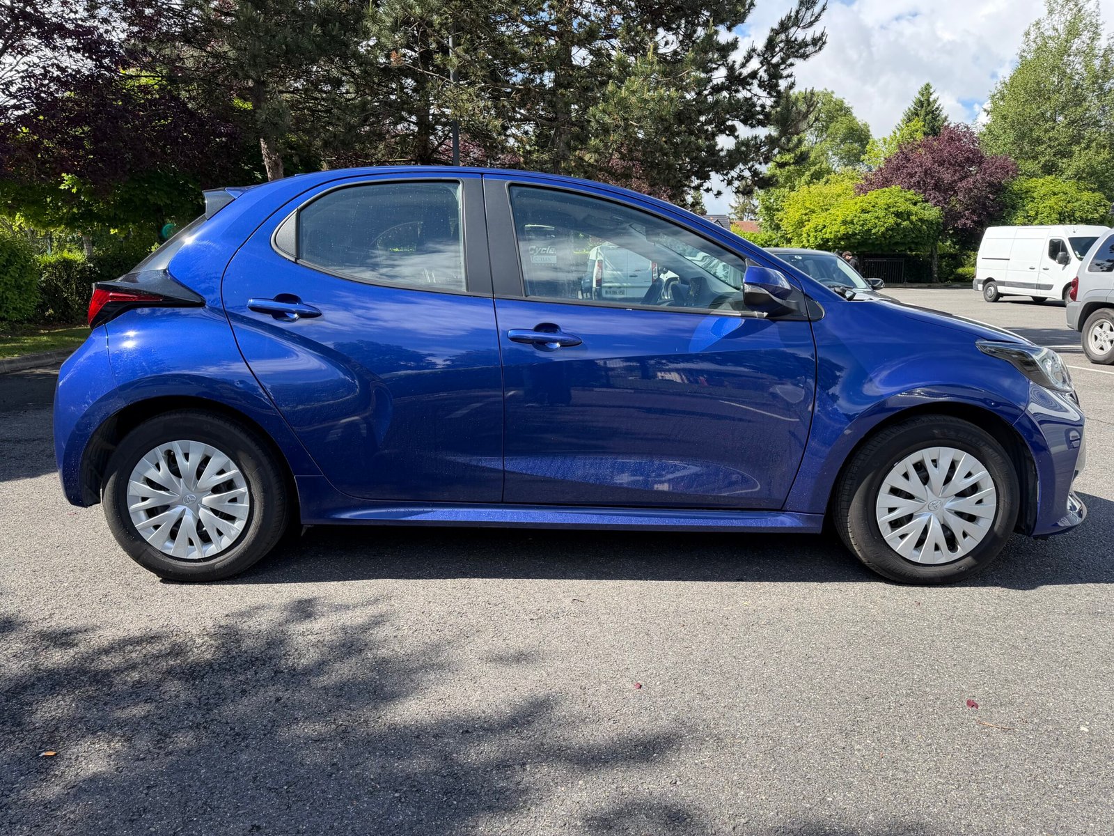 TOYOTA Yaris 4 Fab France 1.5 VVTI 12V 116 HSD Hybrid E-CVT 92 cv Boîte auto ENTRETIEN FULL TOYOTA Dynamic