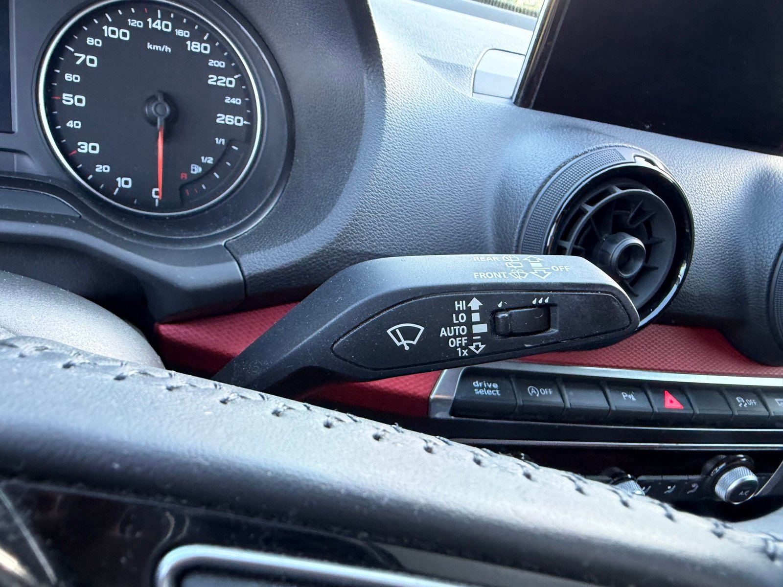 AUDI Q3 1,6 TDI Sport