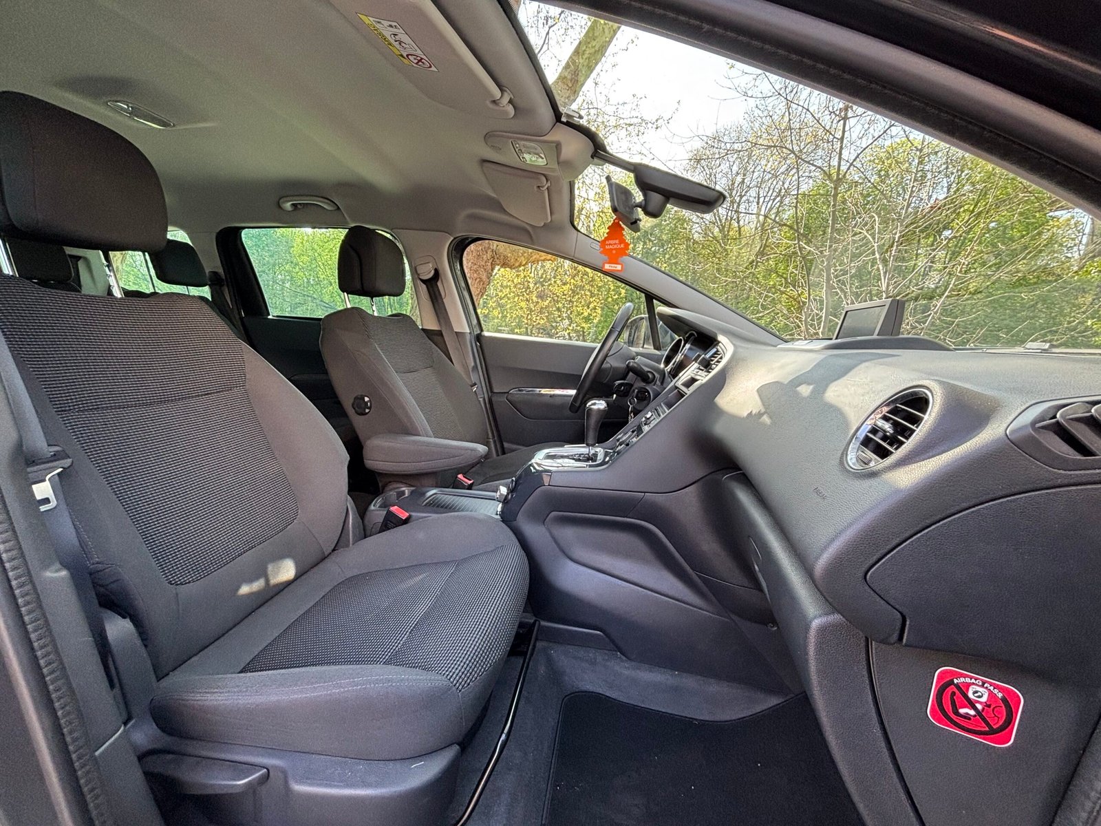 PEUGEOT 5008 1.6 e-HDI120ch “Active Bus”