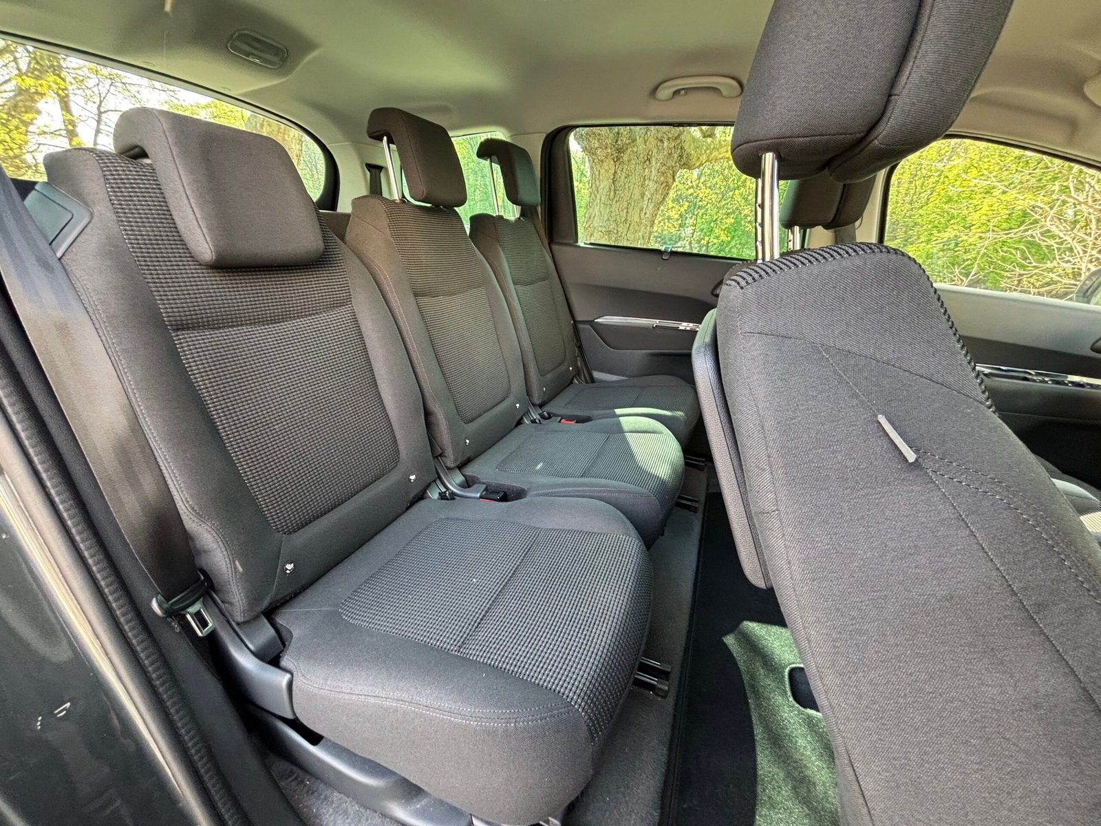 PEUGEOT 5008 1.6 e-HDI120ch “Active Bus”