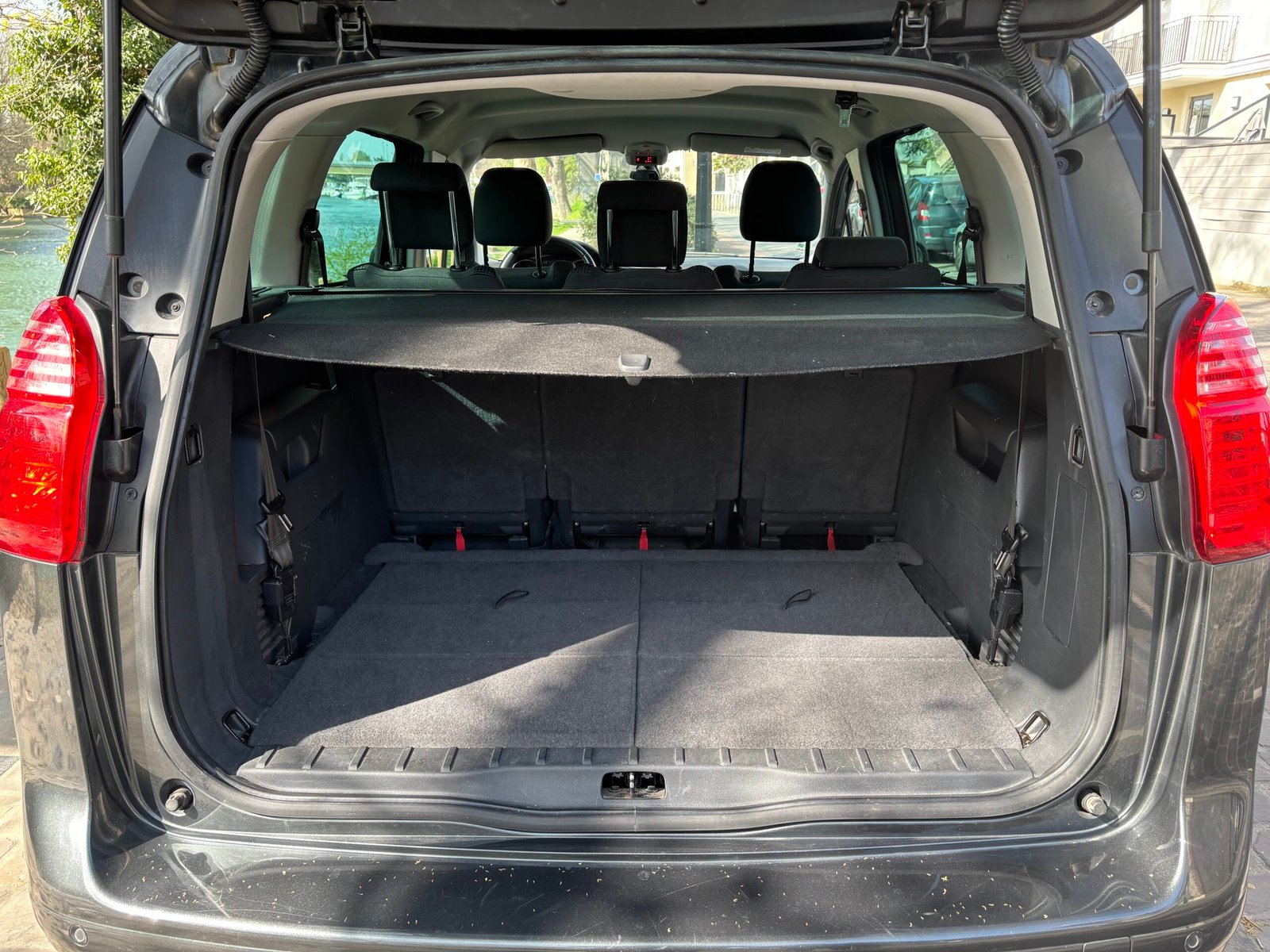PEUGEOT 5008 1.6 e-HDI120ch “Active Bus”