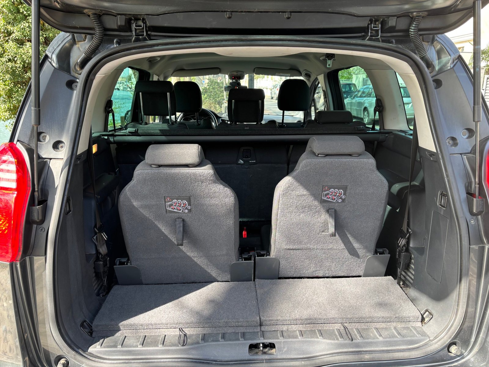 PEUGEOT 5008 1.6 e-HDI120ch “Active Bus”