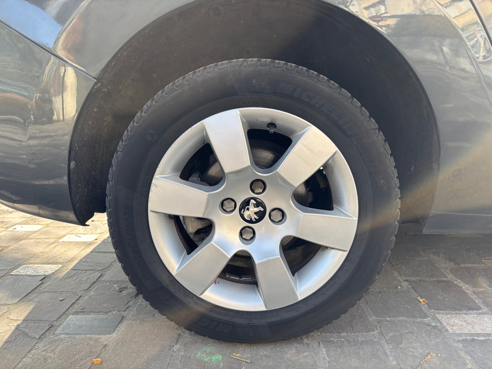 PEUGEOT 5008 1.6 e-HDI120ch “Active Bus”