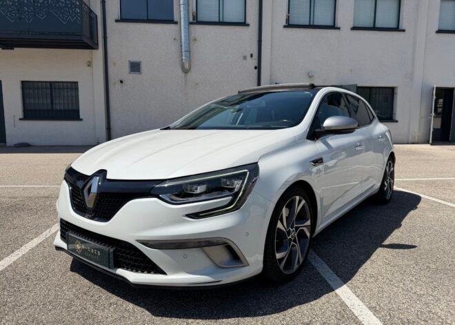 RENAULT Mégane IV GT 1.6 TCe 16V 4RD EDC7 205 cv