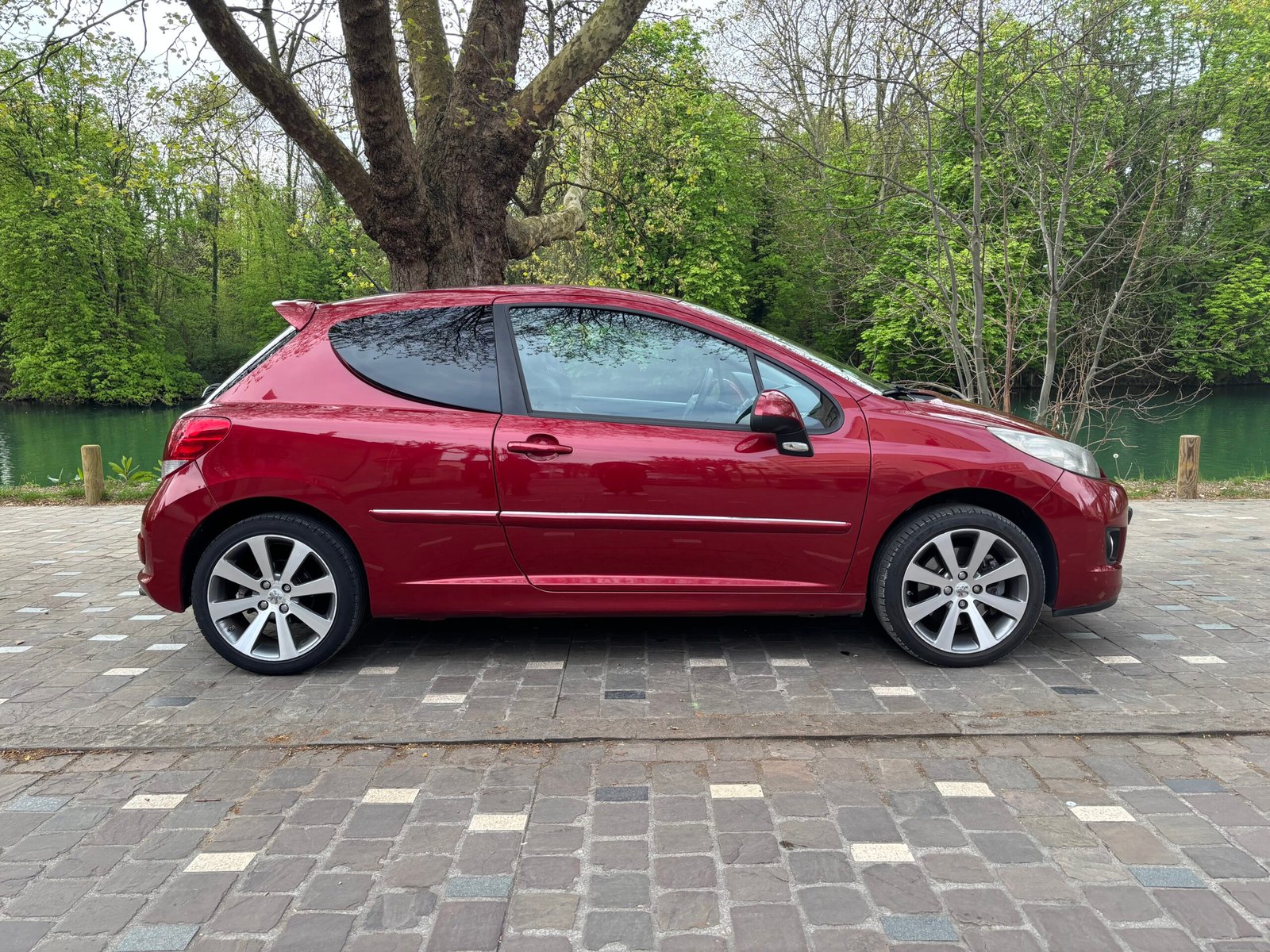 PEUGEOT 207 RC 1.6 THP 175ch