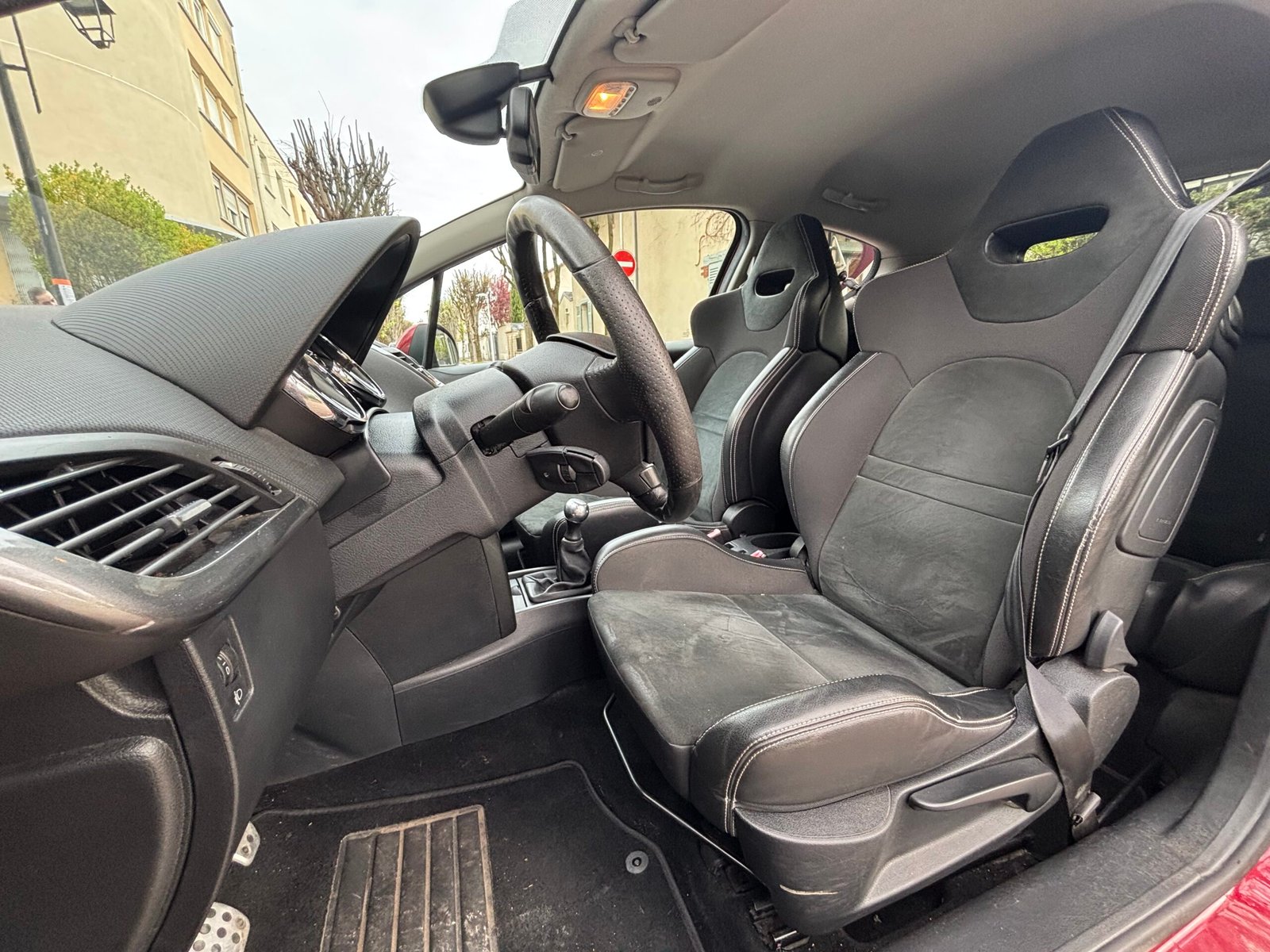PEUGEOT 207 RC 1.6 THP 175ch