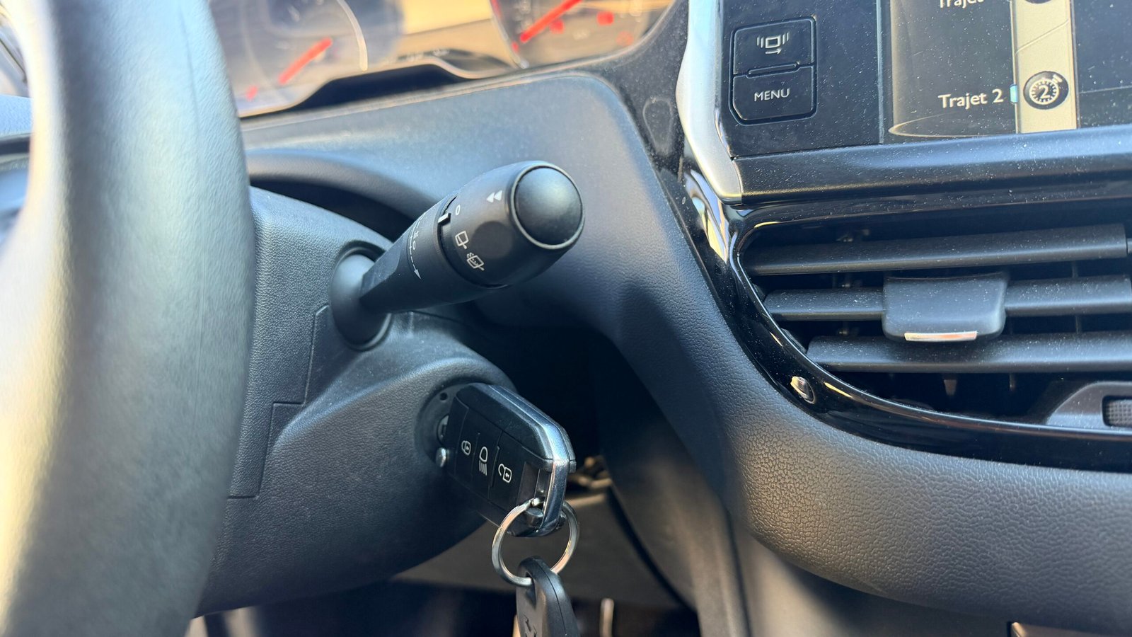 PEUGEOT 208 1.4 HDI 2PL