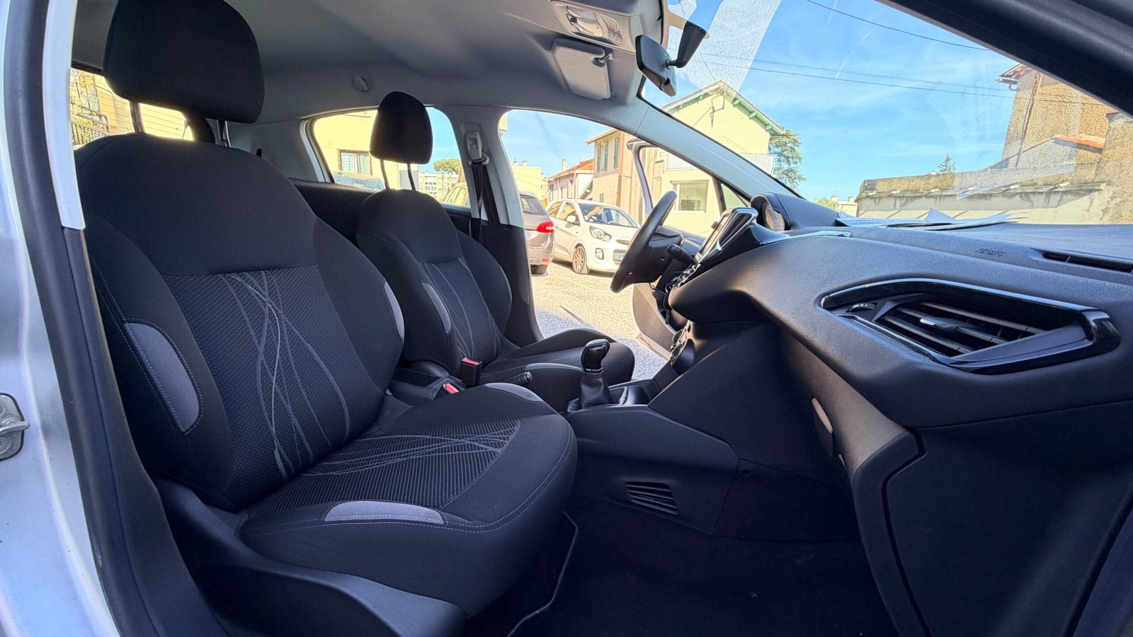 PEUGEOT 208 1.4 HDI 2PL