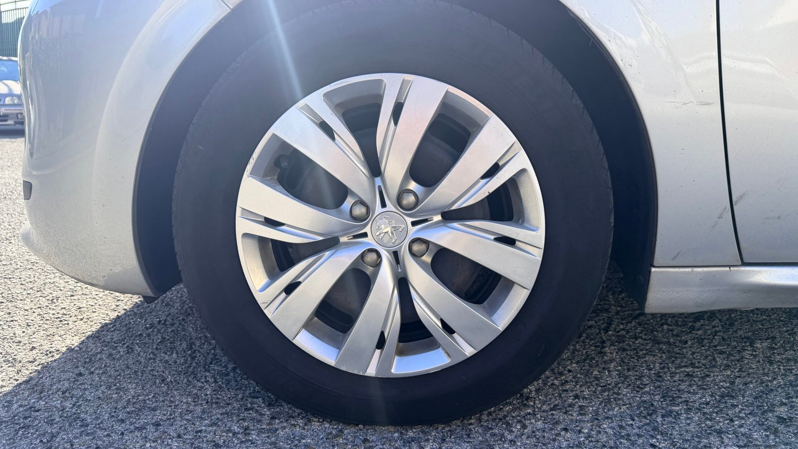 PEUGEOT 208 1.4 HDI 2PL