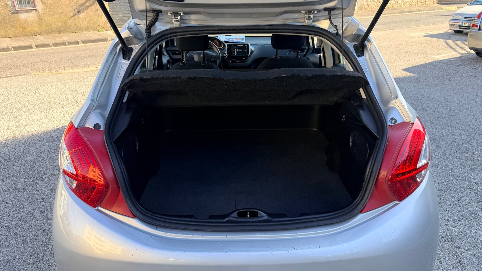 PEUGEOT 208 1.4 HDI 2PL