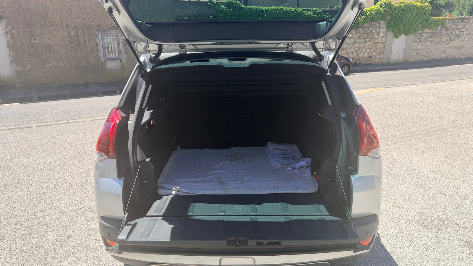 PEUGEOT 3008 1.6HDI FELINE
