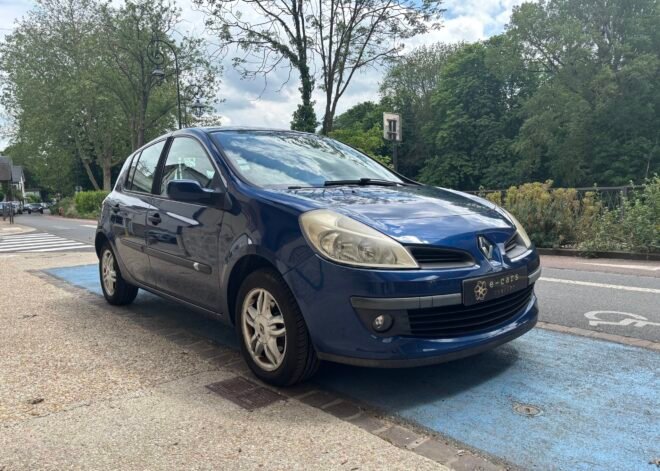 RENAULT Clio III 1.6 111ch “Confort pack dynamic”