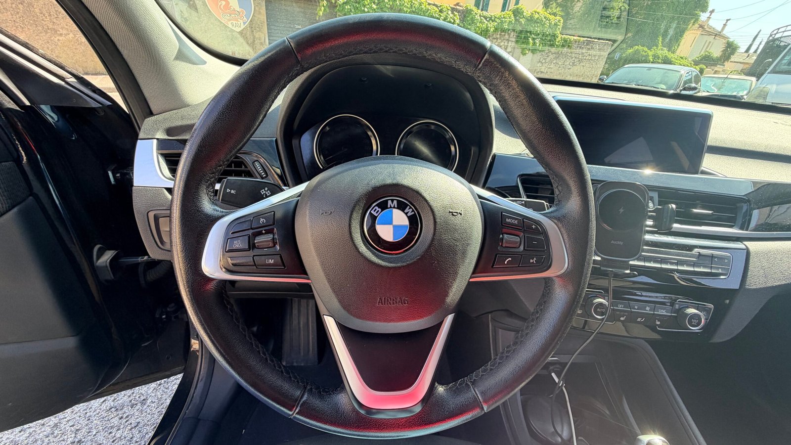 BMW X1 sDrive 18i Busness design