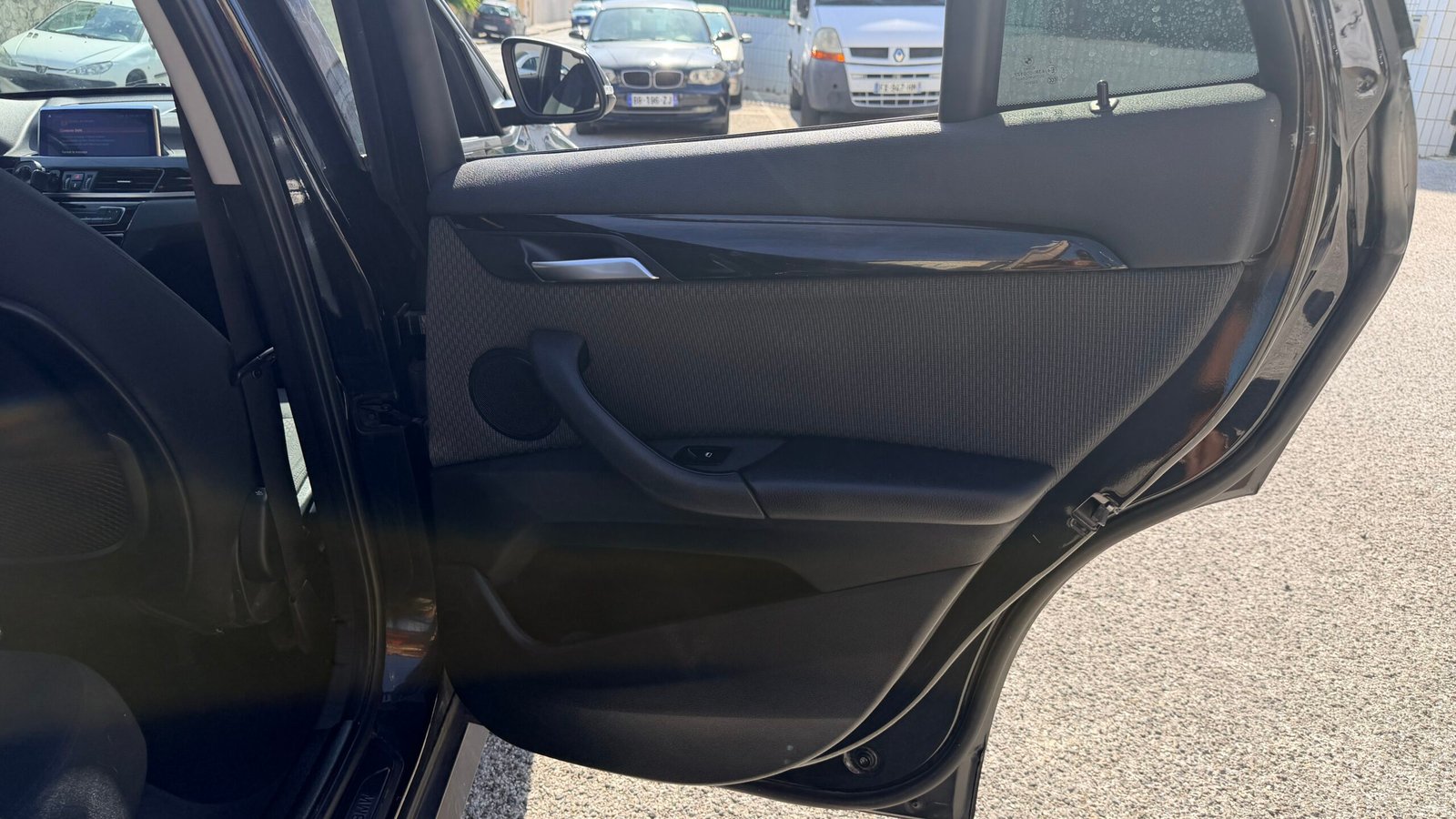 BMW X1 sDrive 18i Busness design