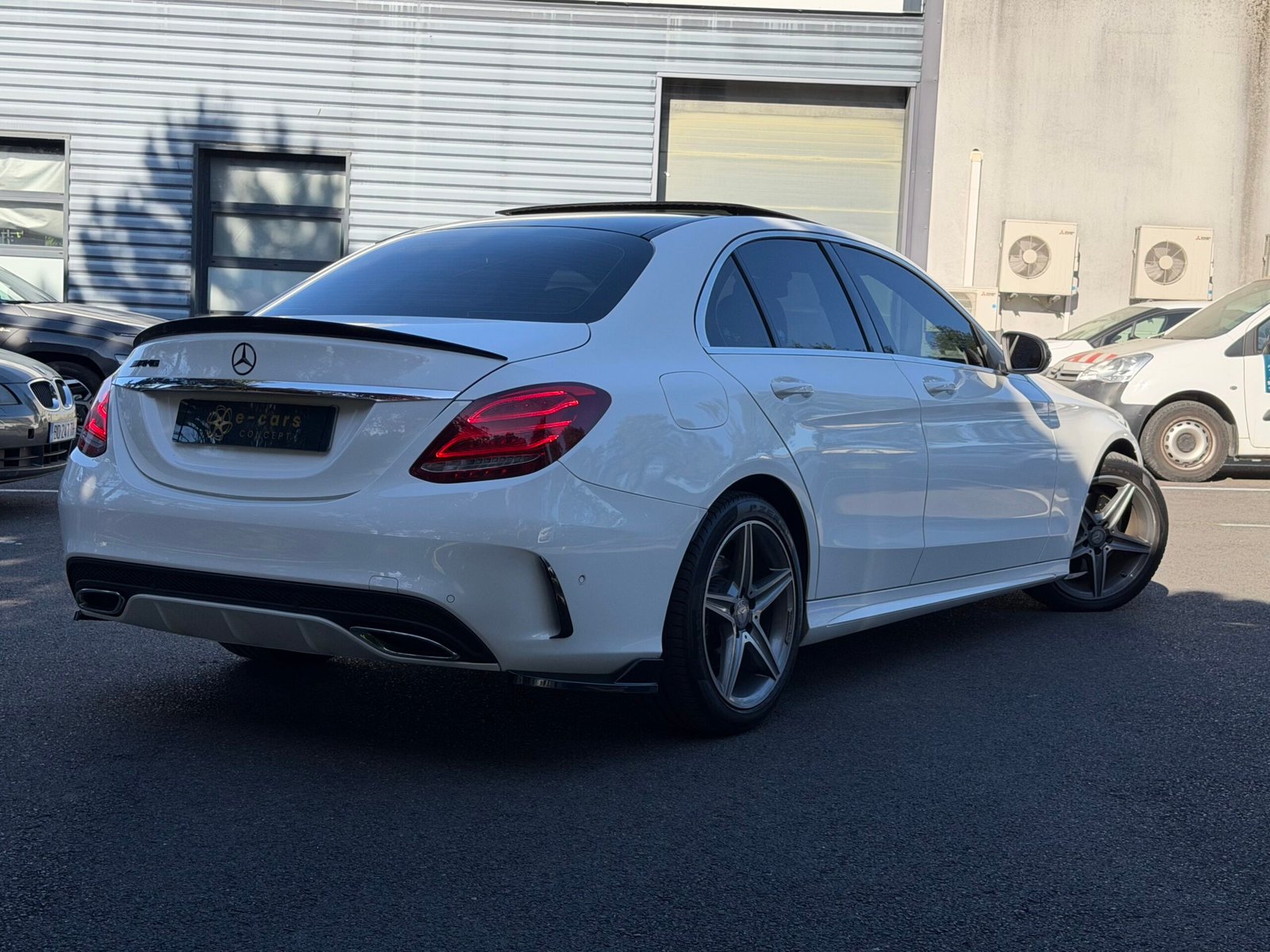 MERCEDES-BENZ Classe C (205) Berline 220 CDi 2.1 CDI 16V 9G-TRONIC BlueTEC 170 cv Boîte auto Pack AMG / Suivi Mercedes / Burmester /