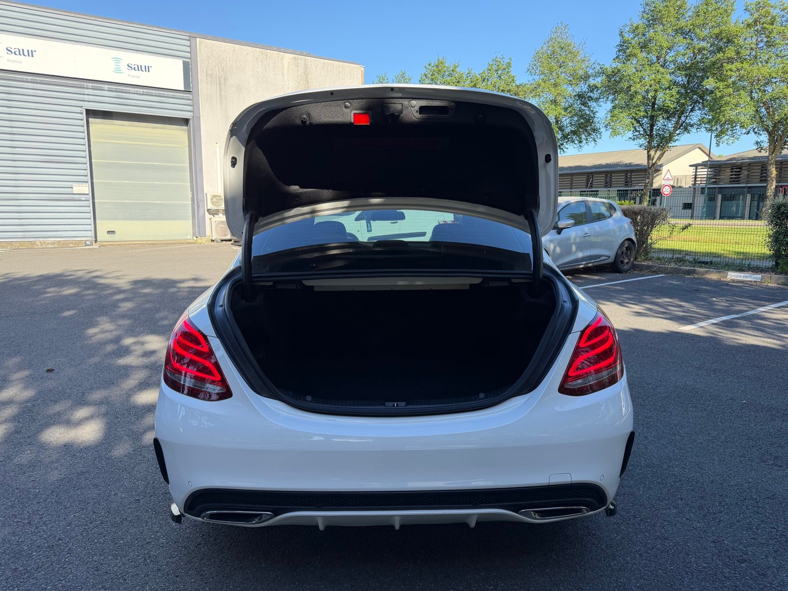 MERCEDES-BENZ Classe C (205) Berline 220 CDi 2.1 CDI 16V 9G-TRONIC BlueTEC 170 cv Boîte auto Pack AMG / Suivi Mercedes / Burmester /